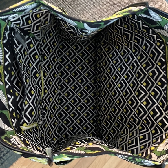 Vera Bradley cloth tote with faux leather’s bottom and handles - Picture 3 of 3